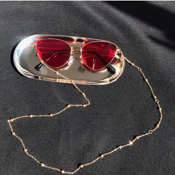 Polished Chain – Elegant Eyewear Accessory