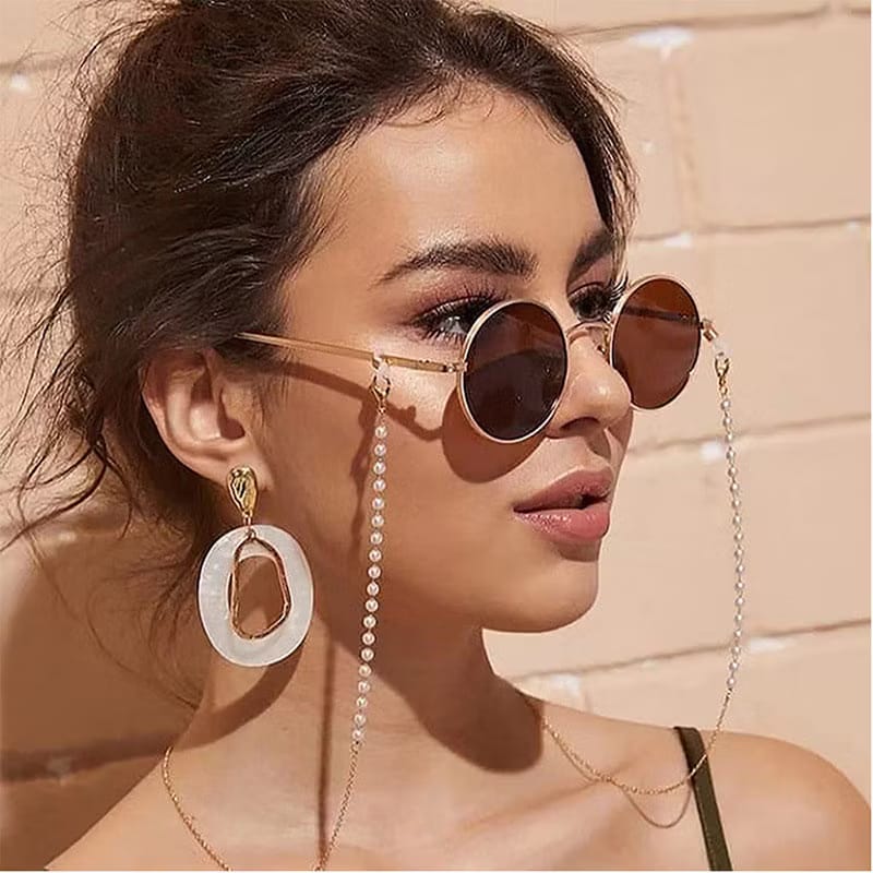 Luxe Pearl Chain – Elegant Eyewear Accessory