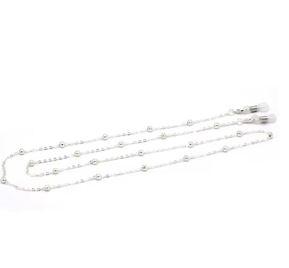 Polished Chain – Elegant Eyewear Accessory