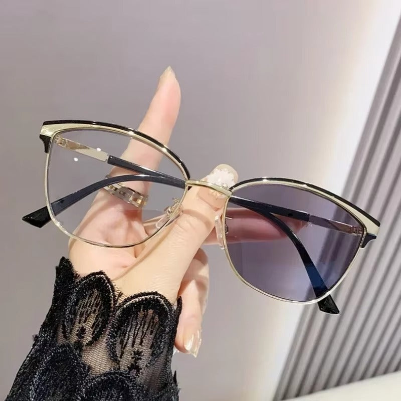 Hale Vision – Photochromic Multifocal Glasses
